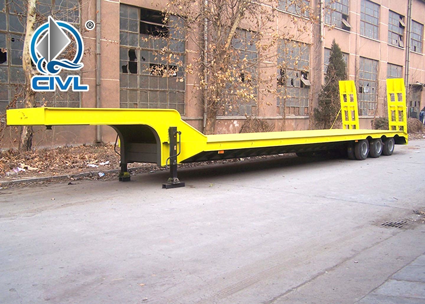 Transport Towing Sinotruk CIVL Low Bed Semi Trailer Trucks 2 Legs 13M Length