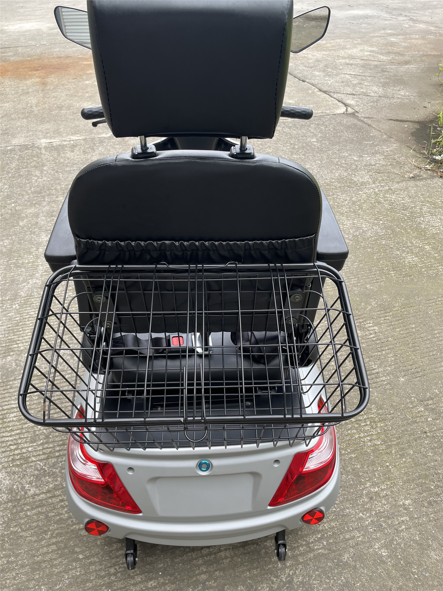 48V 500W 3 Wheel Electric Mobility Scooters With Seat TUV CE EMC Certificated