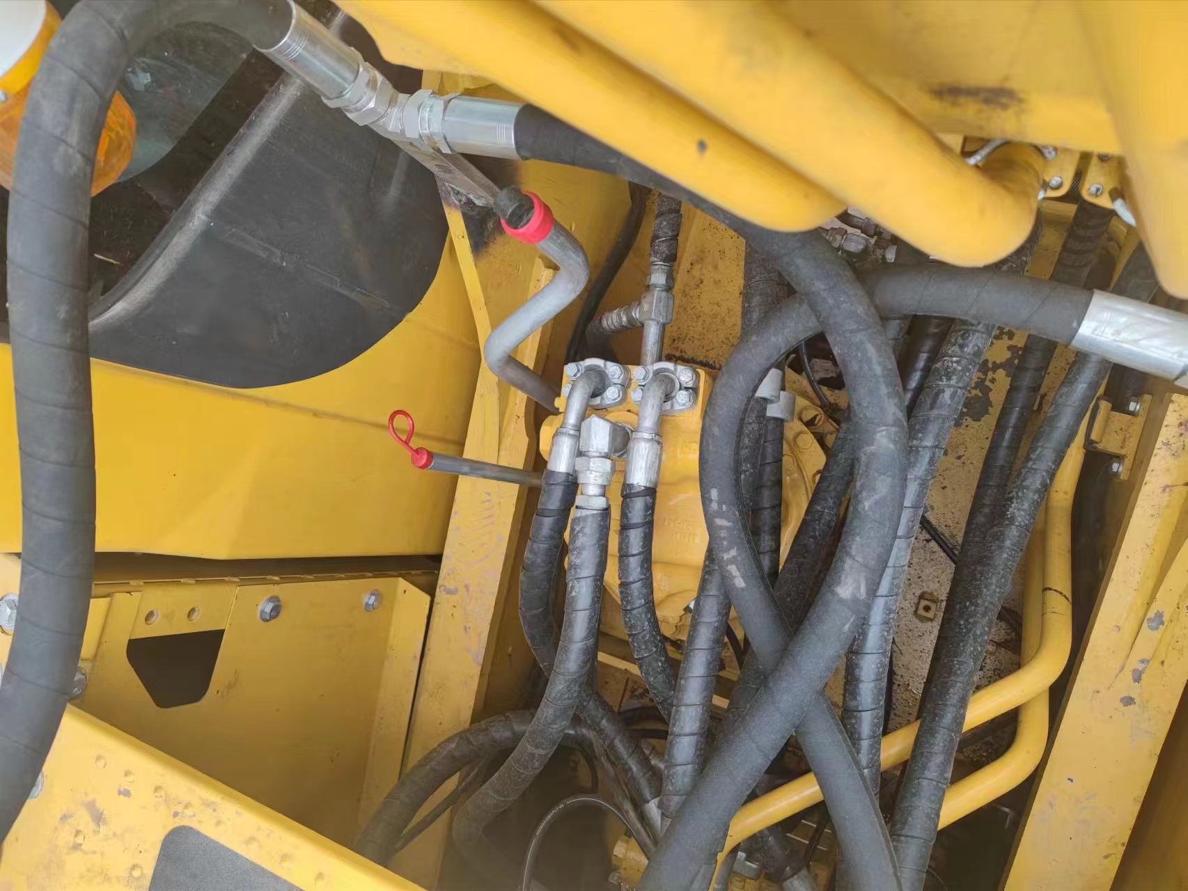 used crawler excavator used komatsu pc200/good condition with high power second hand excavator komatsu pc200 for sale