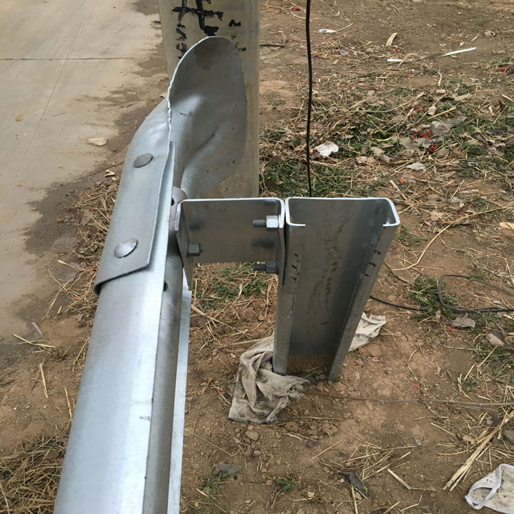 Hot Dipped Galvanized Steel Highway Guardrail H Spacer with ISO9001 2000 Certification