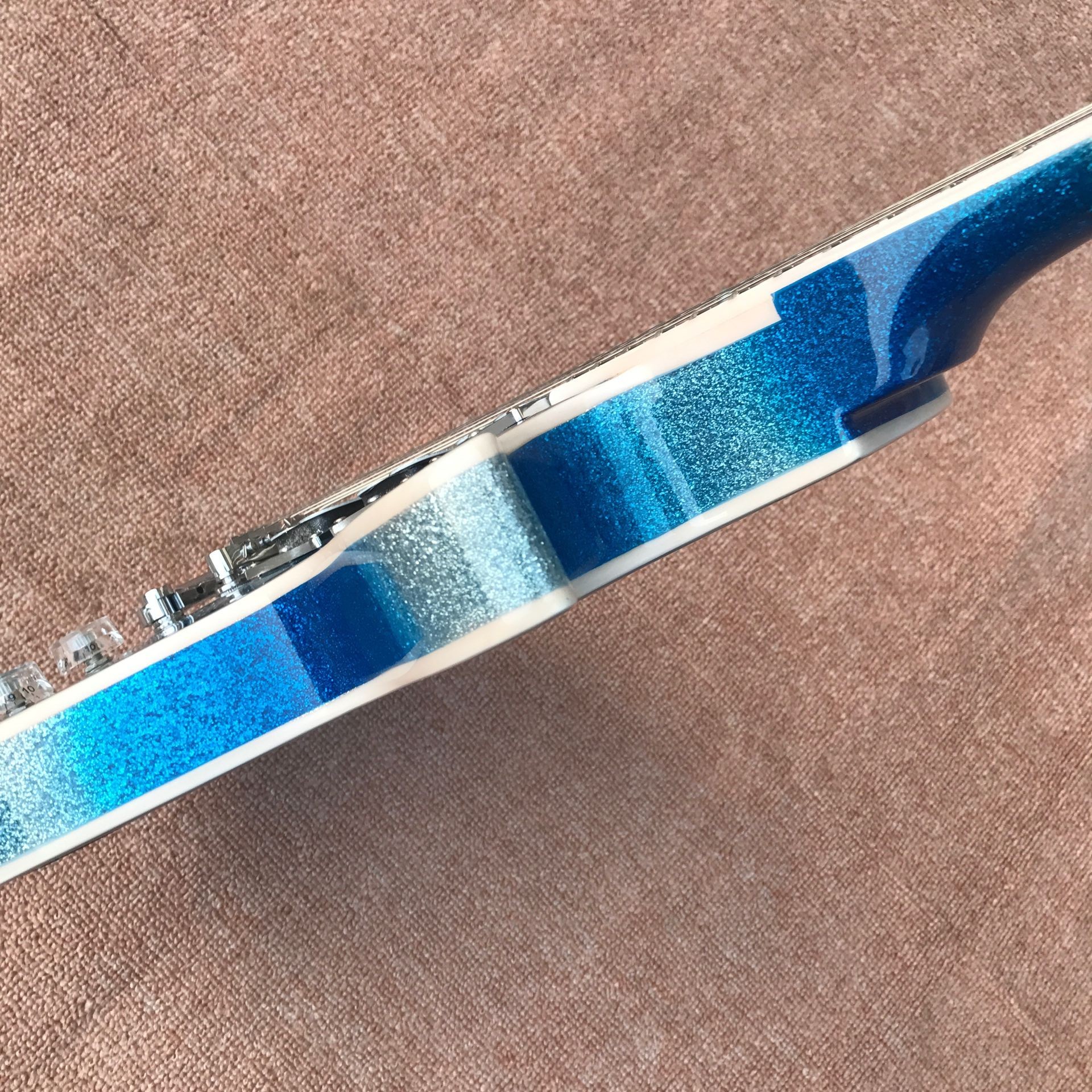 New high quality big silver powder silver hardware 3 pickup trucks and 6 strings electric guitar