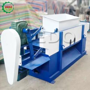 Quality Carbon Steel Pine Wood Shavings Machine 380V Speed 3000r/Min wholesale