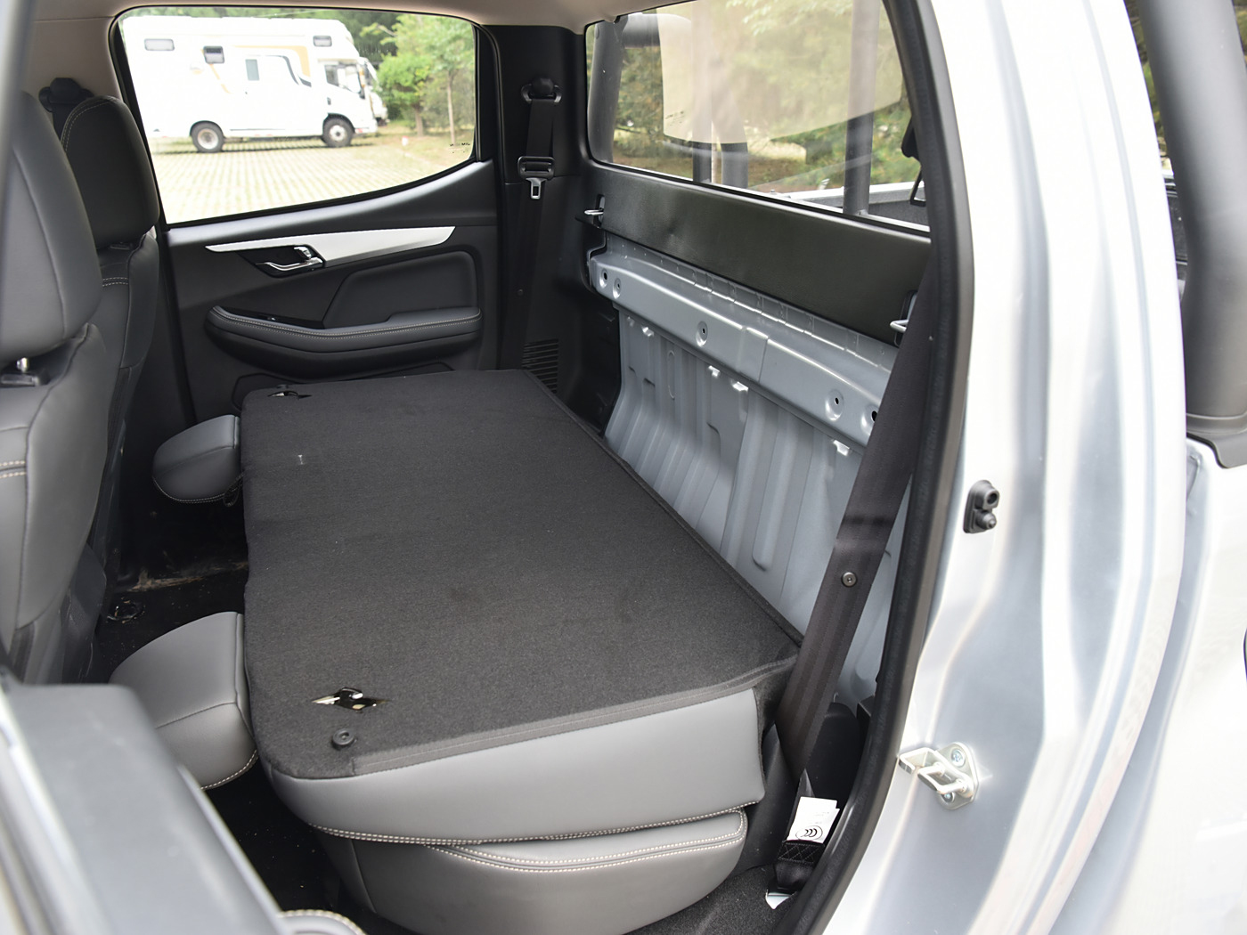 Isuzu Ruimai 4x4 Diesel Pickup Truck with Double Cabin and Left Hand Drive in Hot Market
