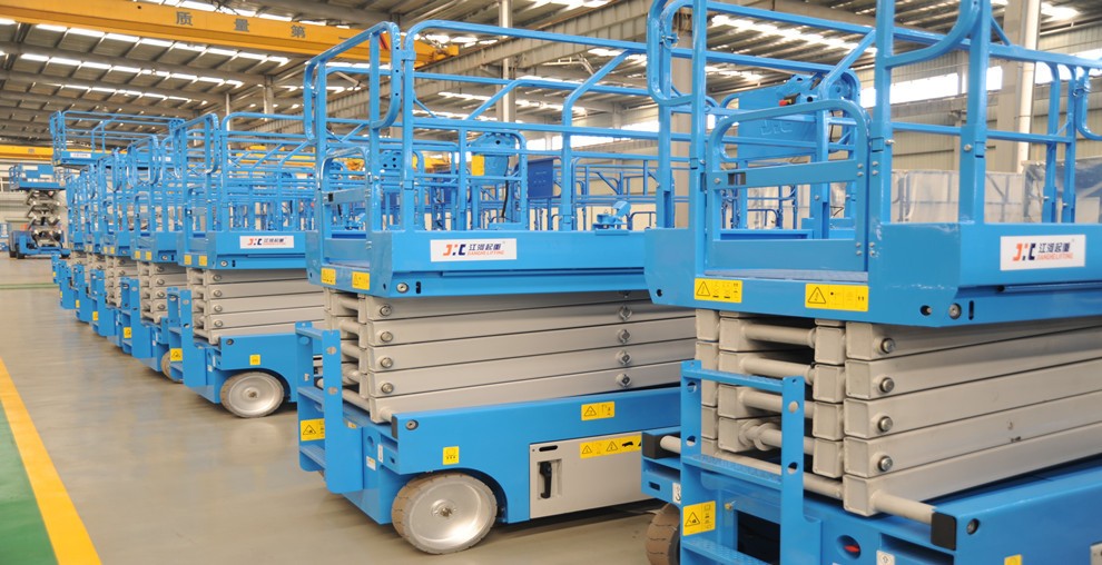 Stationary Self Propelled Hydraulic Scissor Lift Upright Type Blue Color Long Service Life