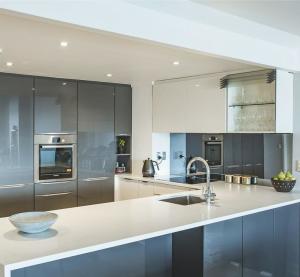 Quality White Cabinet Kitchen Unit Set Furniture Cabinet with Advanced Craft and HDF Door Material wholesale