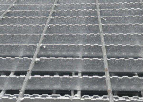 Cheap High Strength SS304 Durable Galvanized Serrated Bar Grating Anti Rust for sale