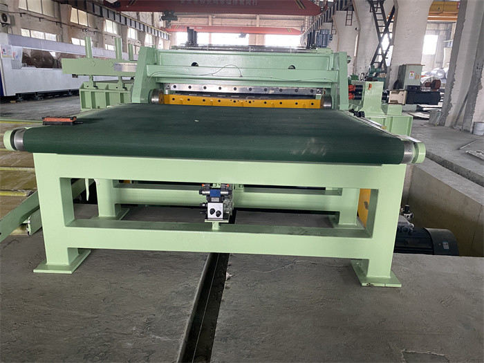 Medium Gauge Steel Coil Decoiler Cut To Length Machine 1-6mm Servo