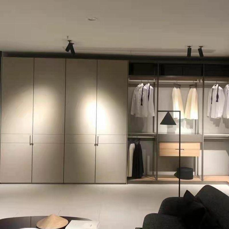 Walk-In Open Wardrobe Closet with Wood Style PANEL and Customizable Pull Rod System