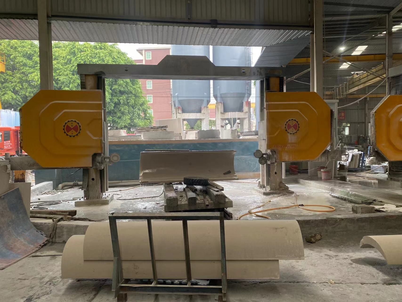 CNC Controlled Diamond Wire Saw Machine High Efficiency Energy-Saving Cutting Equipment