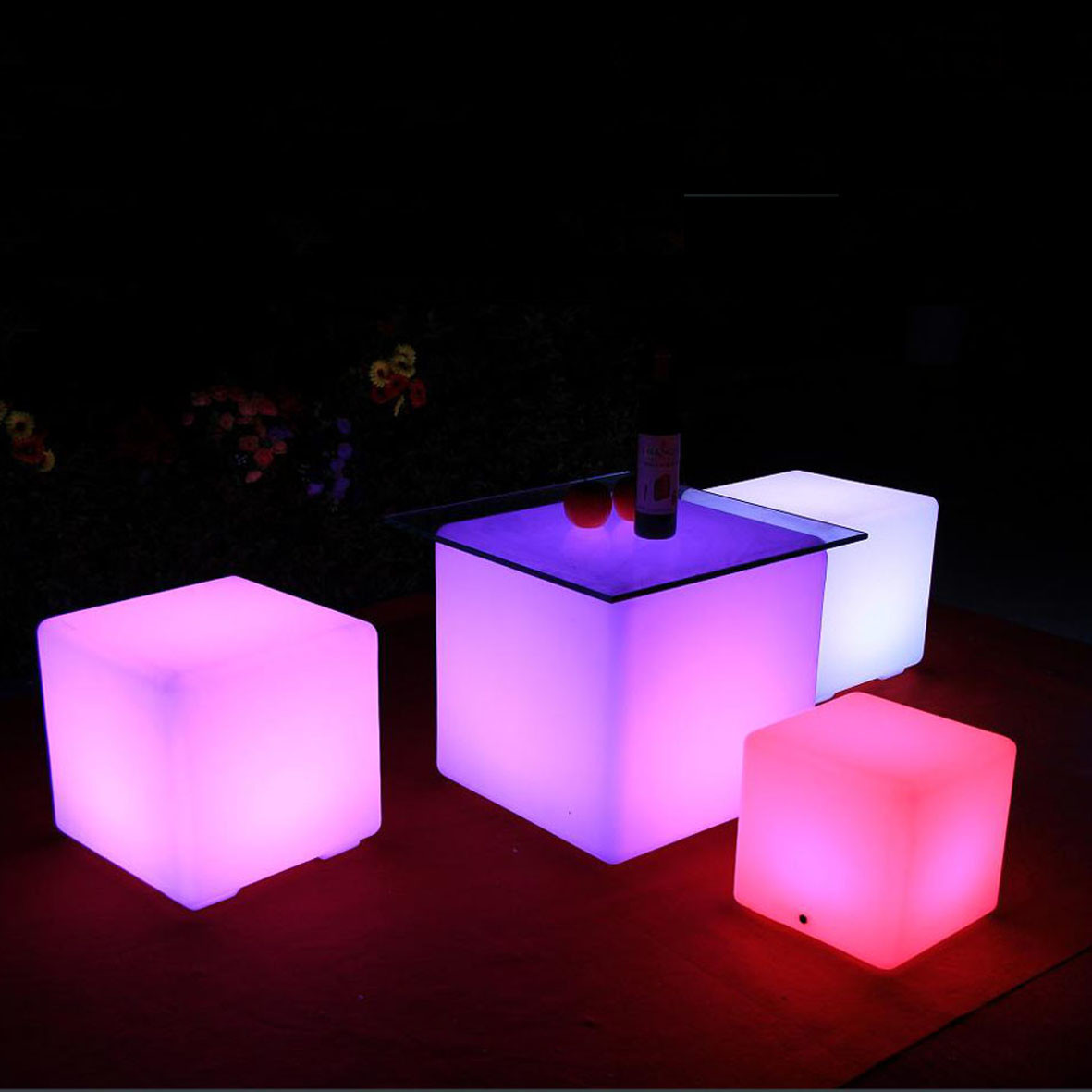 Glowing Outdoor LED Cube Light Chair Plastic IP65 Waterproof For Park Villa Decoration