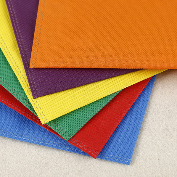 Small colorful shopping bag, Eco-friendly non-woven value priced package bag, reusable fold able gift bag