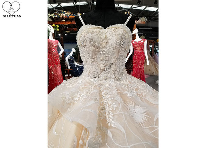 Sling Ladies Bridal Gown / Backless Sweetheart Bridal Gowns Heavy Beaded Flowers