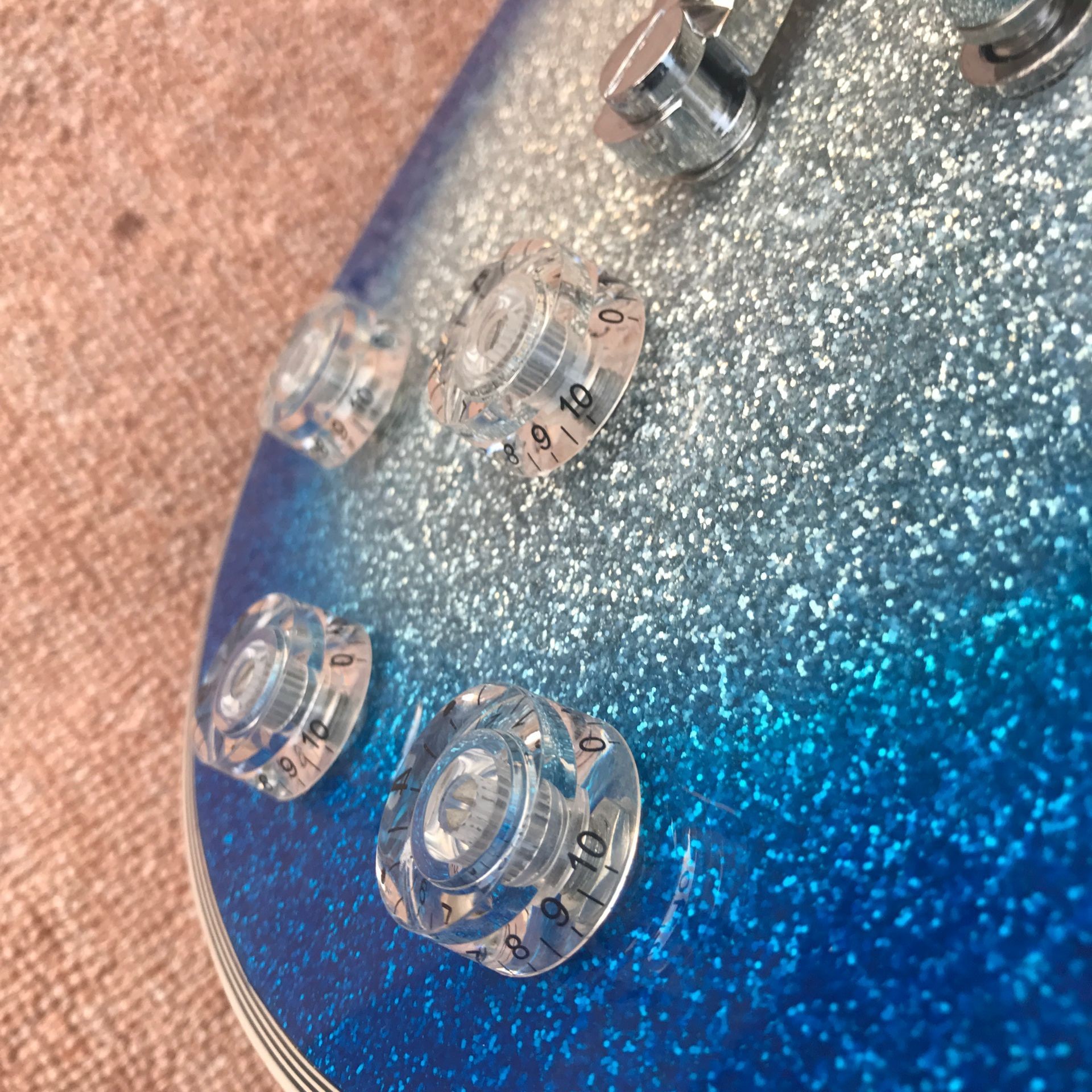 New high quality big silver powder silver hardware 3 pickup trucks and 6 strings electric guitar