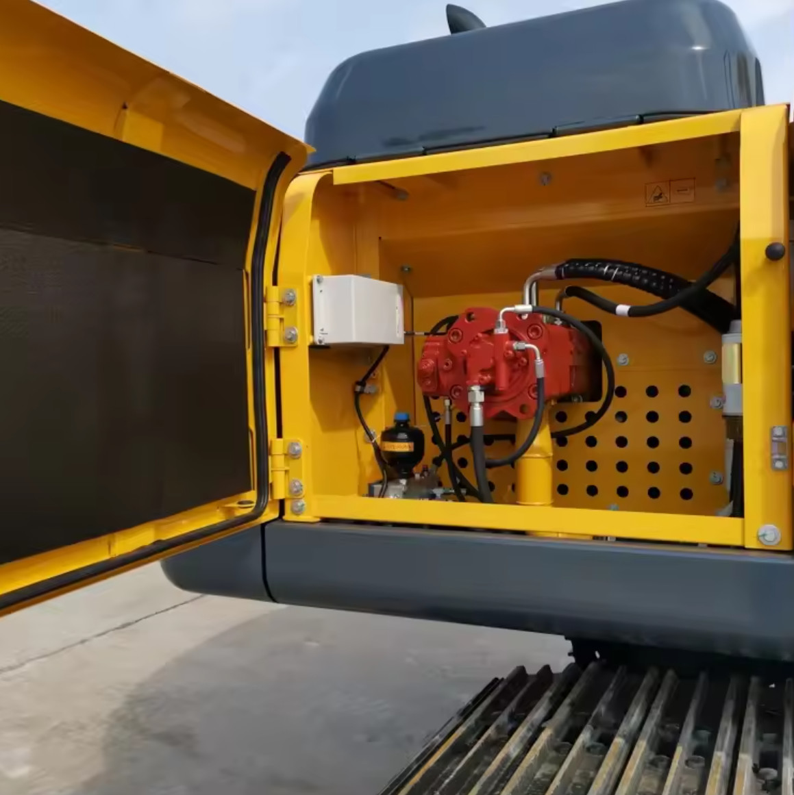 Hot Sale Factory Price Crawler Excavator Machinery Diesel Engine Digger Construction Equipment Construction Site Use