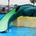 Water Park Equipment Crocodile Slide , Commercial Small Fiberglass Water Slide