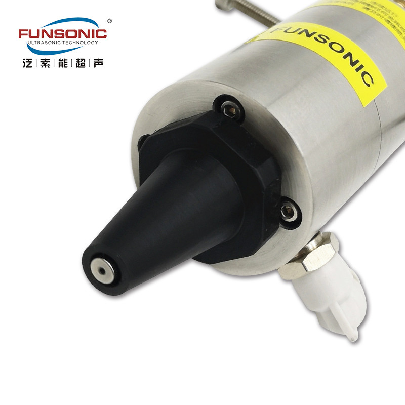 Typical Application Semiconductor Wafer Photoresist Coating Ultrasonic Nozzles 30Khz Scattering