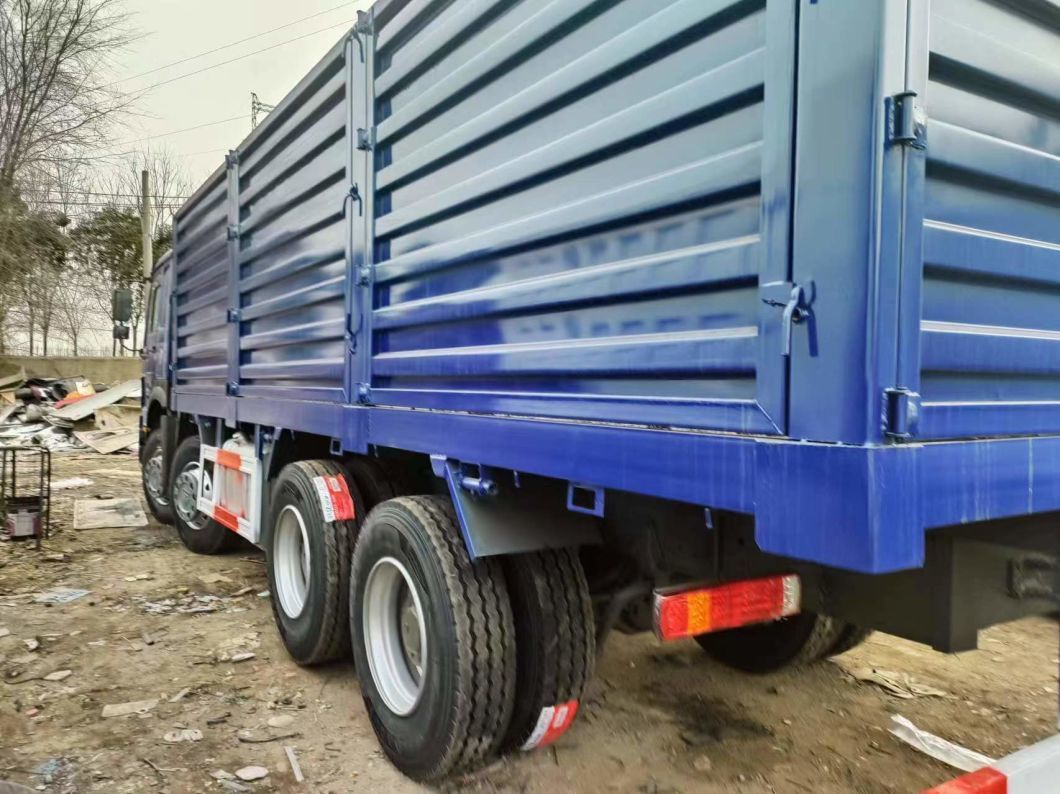 Sinotruck HOWO blue 8*4 Box Truck Secondhand Truck 10tires