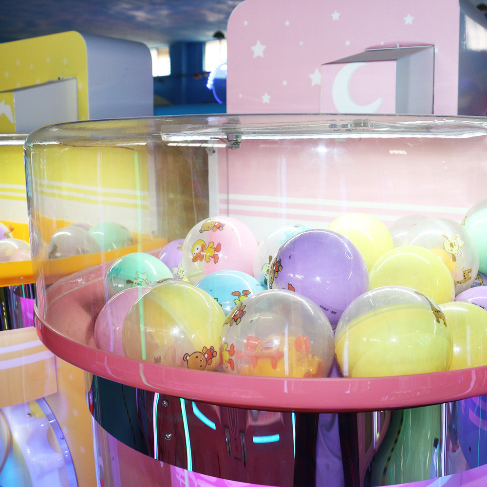 Gift Ball Fallen Kids Game Machine / Three Player Coin Prize Machine