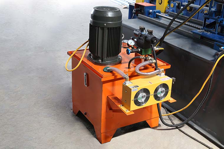 Easy Operate Metal Stud And Track Roll Forming Machine For Multi Profiles 30-40m/Min