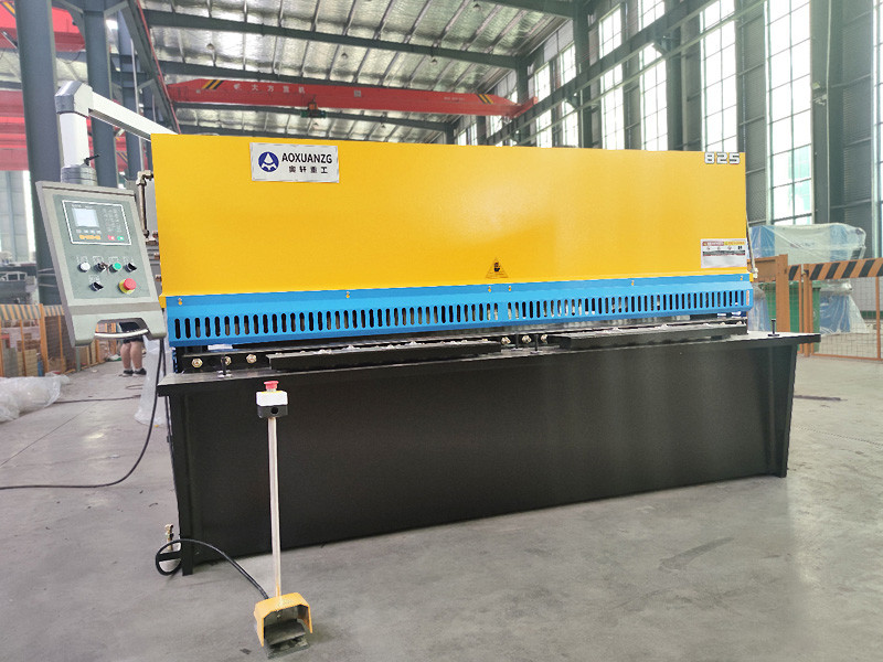 7.5kw E21s Hydraulic Swing Arm Cutting Machine For Stainless Steel 2500mm