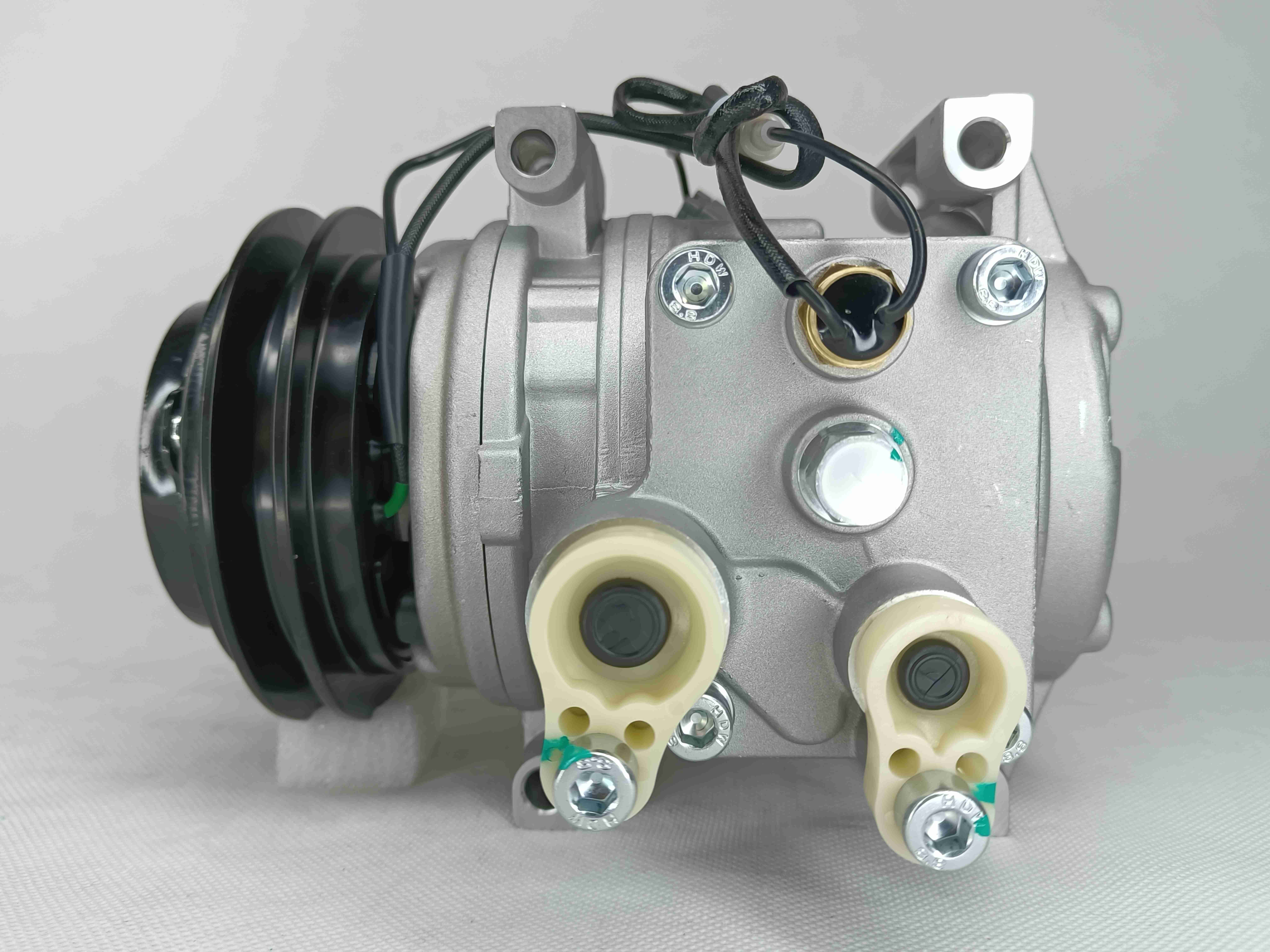 24V Auto AC Compressor For FD MSC90T Mit Canter Fuso F53 1A Mitsubishi Pakistan