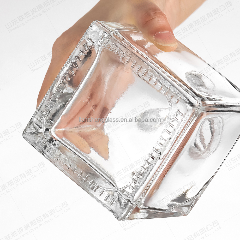 750ml Whisky Bottle Made of Healthy Lead-free Glass for from Big Glass Wine Bottle