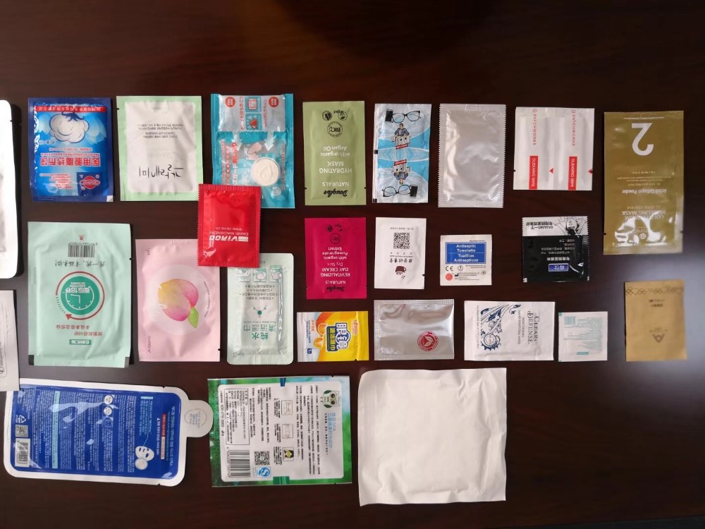 Medical Wet Wipes Folding Packing Machine Single Pack Low Operation, Ce Alcohol Wet Wipes Packing Machine