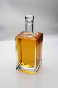 Quality 0.7L Glass Spirit Bottle VODKA Champagne Cubic Clear Glass Bottle Decal Painting wholesale