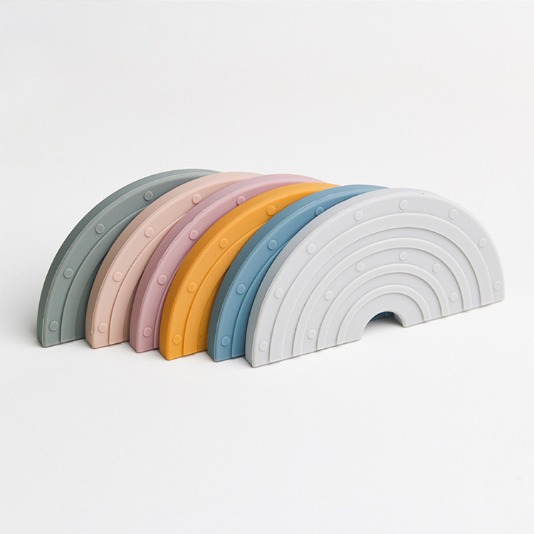 Custom BPA Free Baby Silicone Rainbow Teether Toys 9.2*4.5*0.7cm
