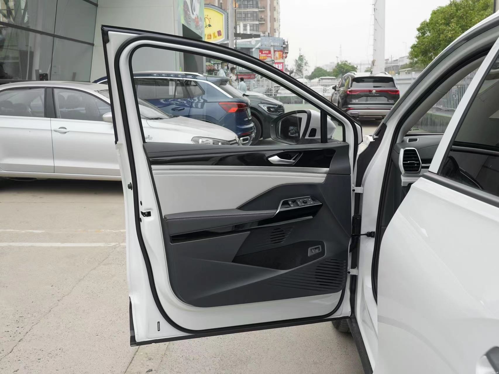 VW ID.6 CROZZ 2022 Long Batter PURE Large 7 Seater SUV EV NEDC 601KM FIX Gear