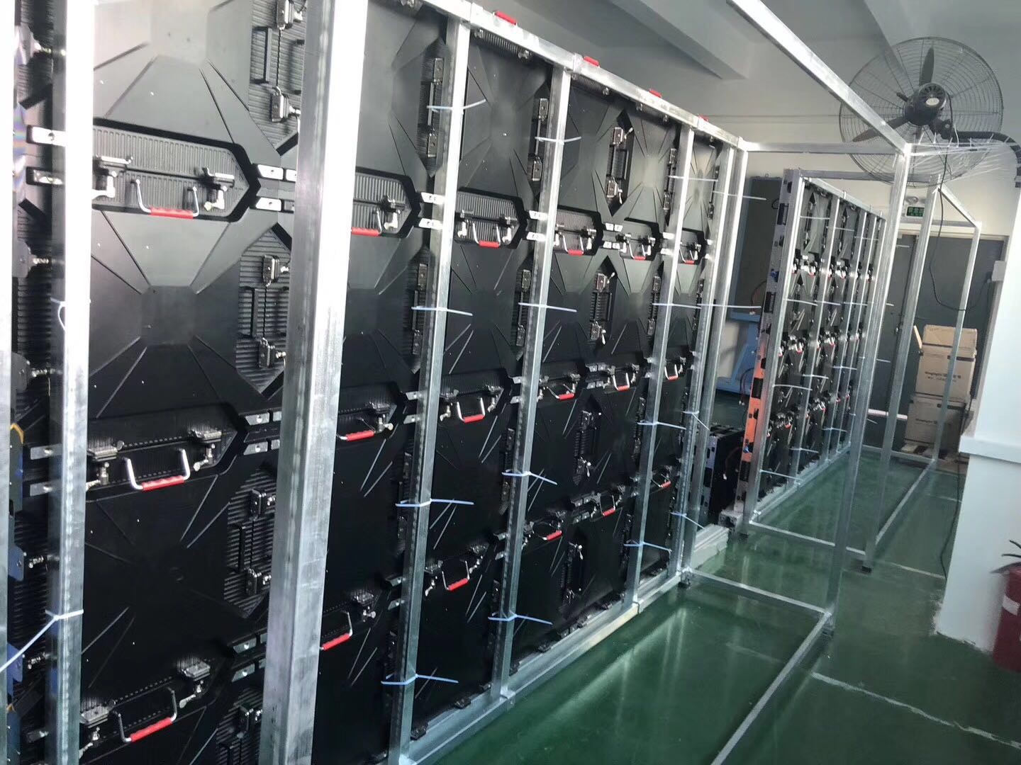 Text Photo Playable Indoor LED Video Screen 240mm*240mm With 2 Years Guarantee Shenzhen Factory