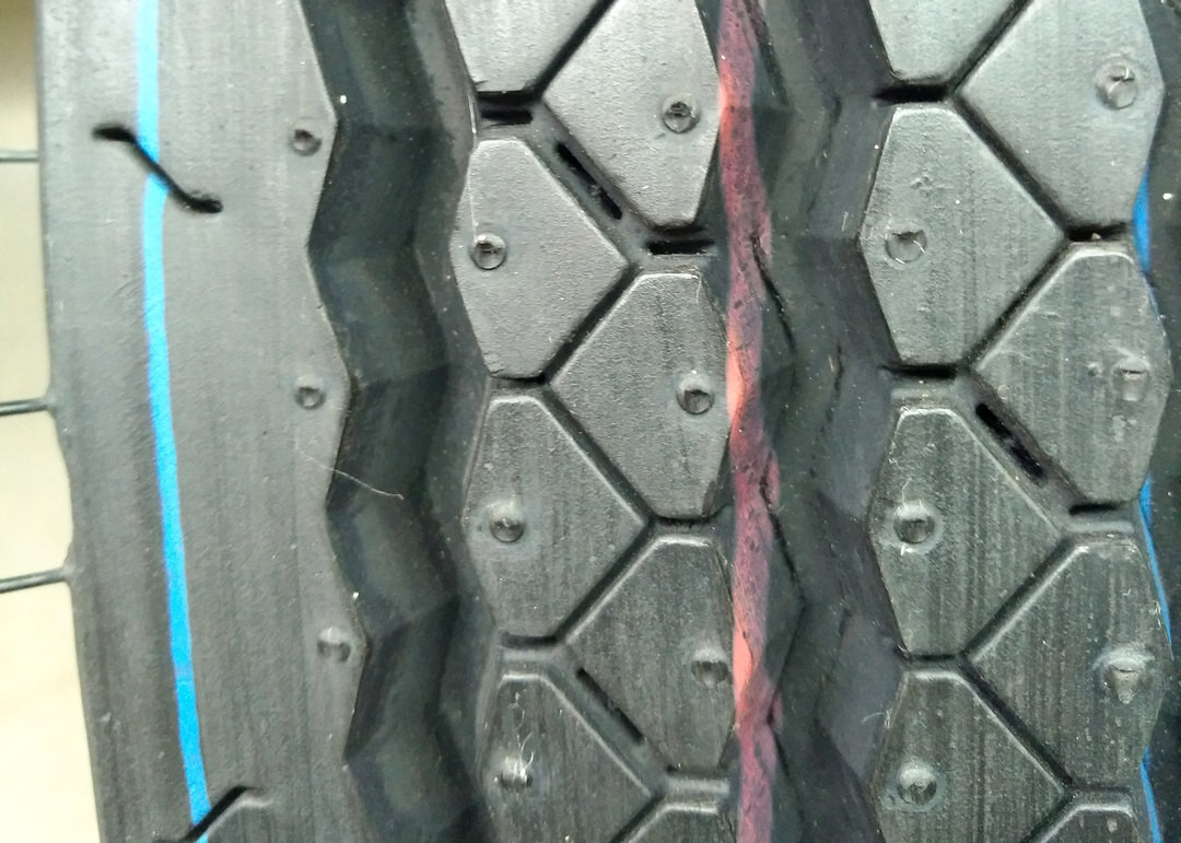 14 Inch Diameter Light Truck Tires 4 Circumferential Zigzag Grooves Design 6.00R14LT