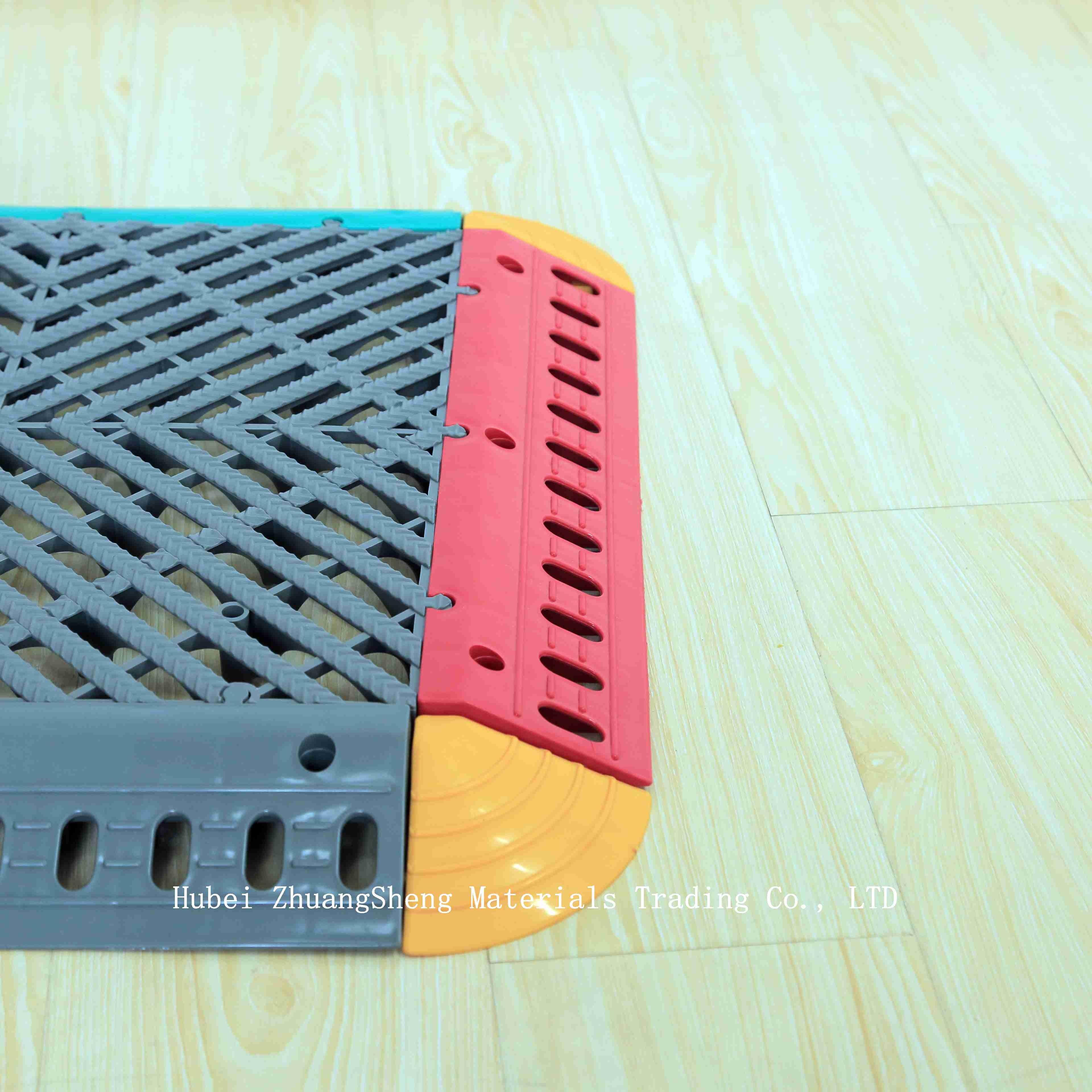 3.9mm Plastic Permeable Floor / Car Wash Grille Floor / Corrugated Plastic Floor Protection Sheets Board