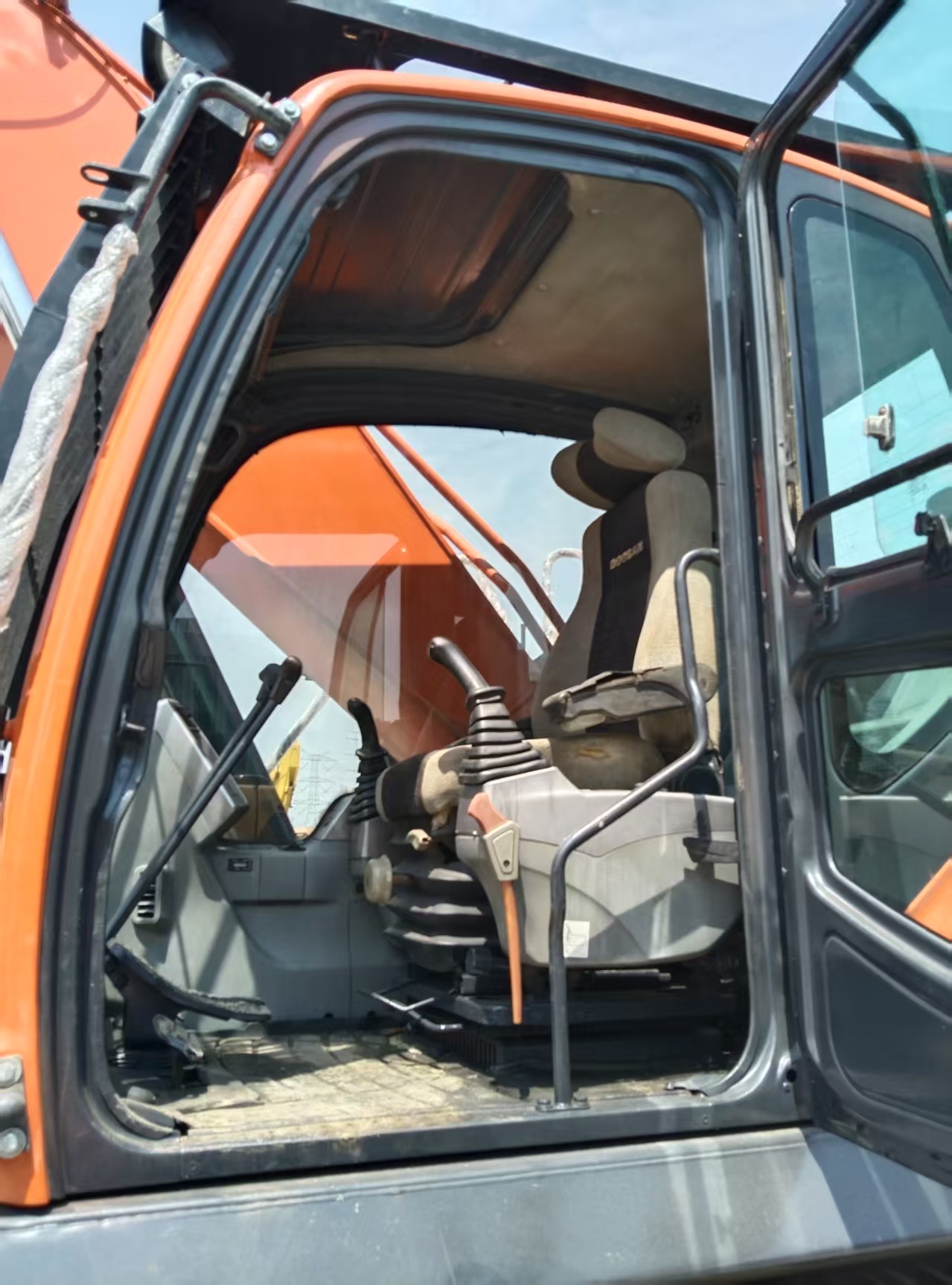 Used DOOSAN Crawler Excavator DX300LC-9C Transport Height 3.475M High Performance