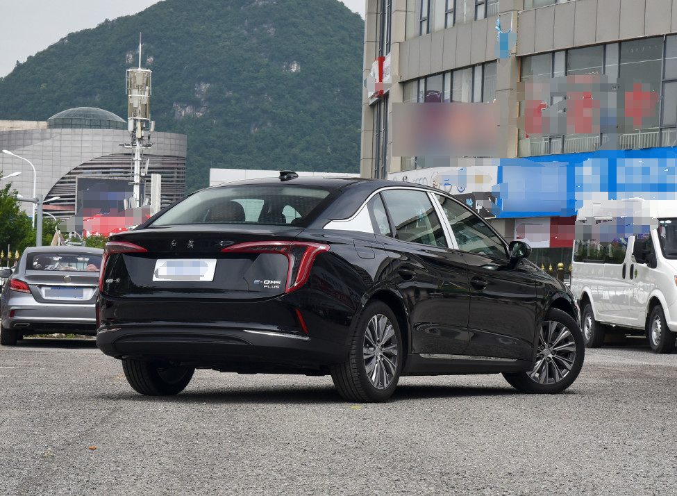 140Kw Hongqi EV Cars 5 Seat Sedan Small Size SUV Black