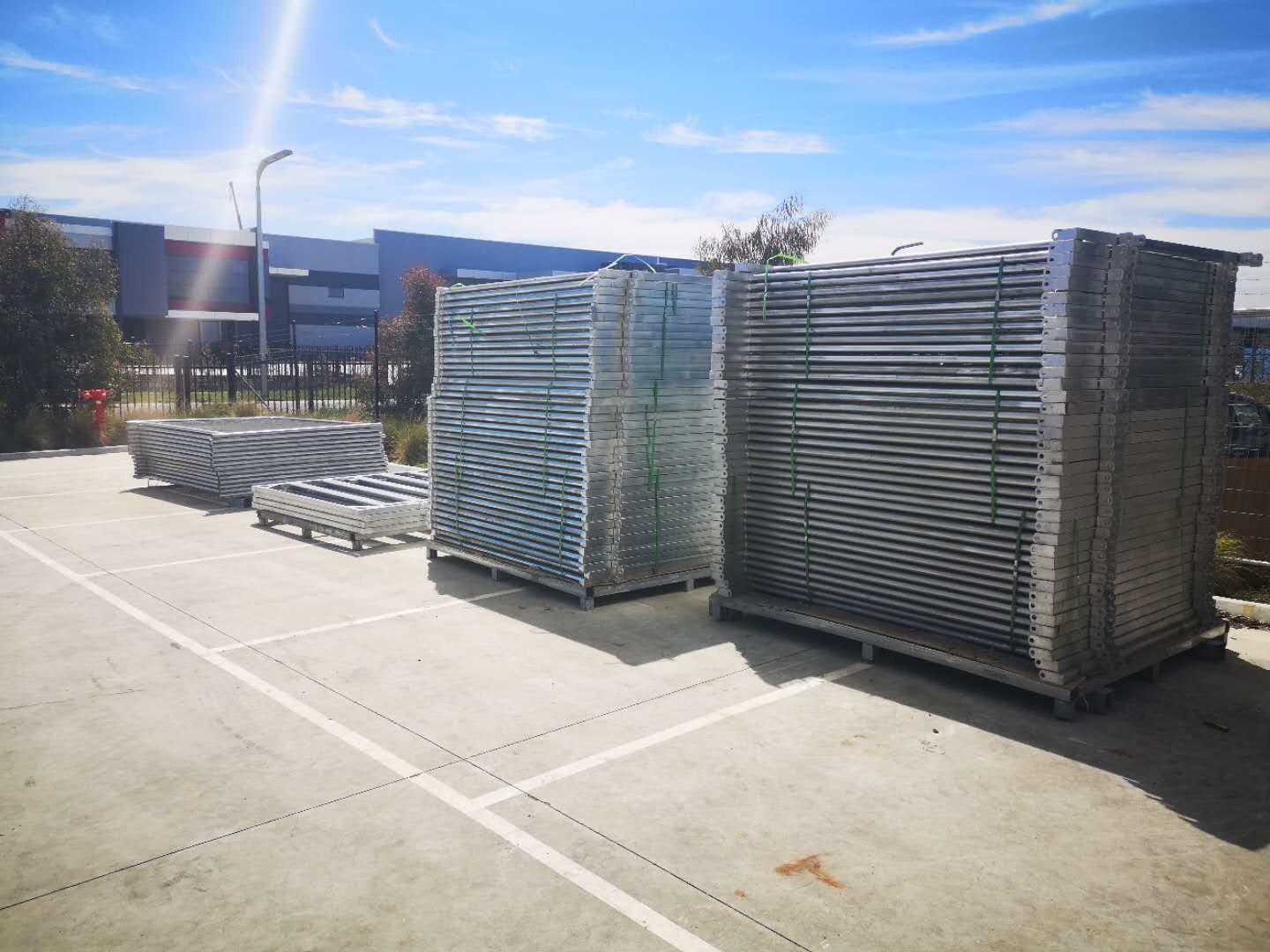 Six Bars Heavy Duty Metal Oval Rail Cow Fence Panels for Au Market