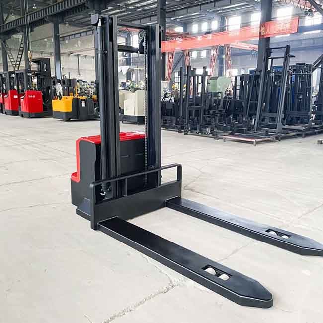 2 Stage 1.6m Mast Counterbalanced Electric Stacker Standing Type 1T