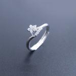 Fashionable Silver Diamond Ring Round Sequential Arrangement Shape