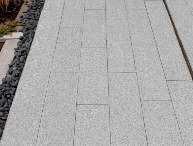 Custom Size Sesame White Granite Stone Tiles 0.28% Water Absorption