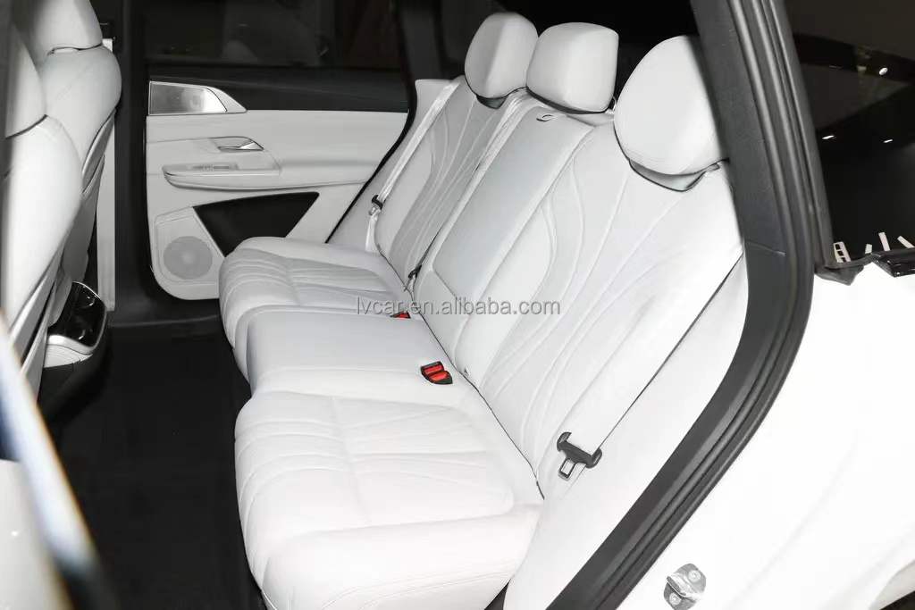 High Speed Electric SUV Car 2023 Xpeng G9 with Panoramic Sunroof and 702km Range