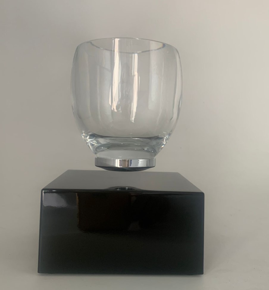 new hotsale wireless rechargeable magnetic levitation cup display racks