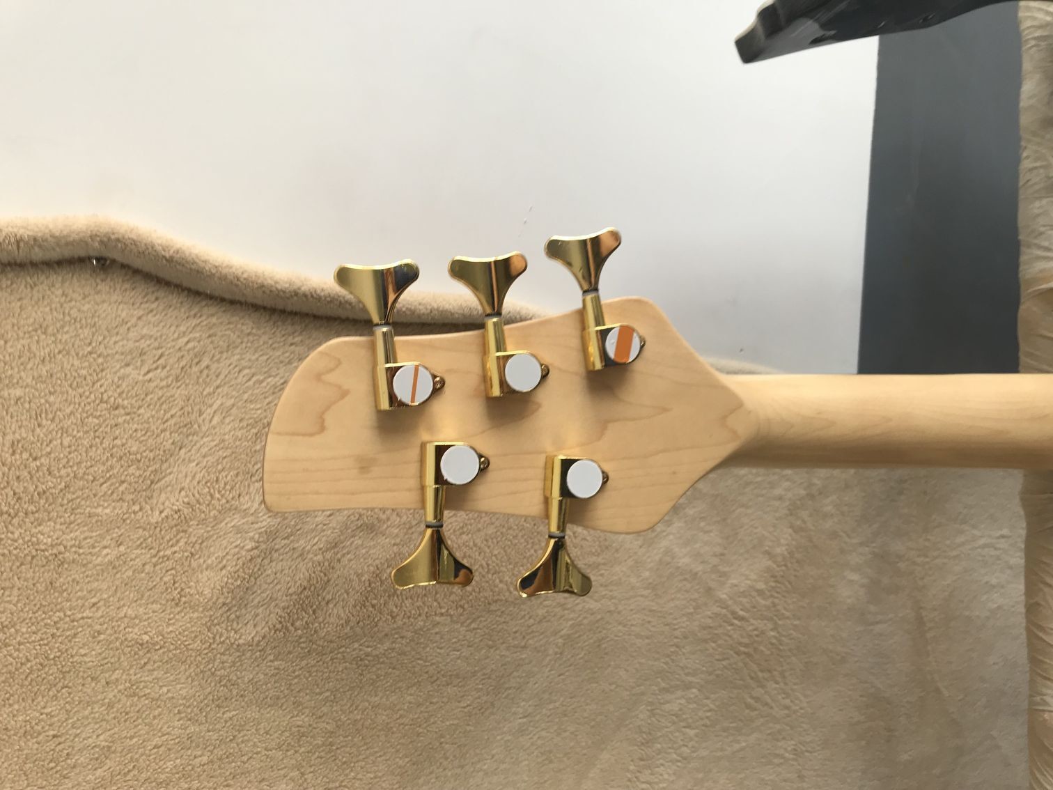 5 string active bass Butterfly yingyang bass guitar Butteryfly Deluxe Electric bass guitar yin and yang bass