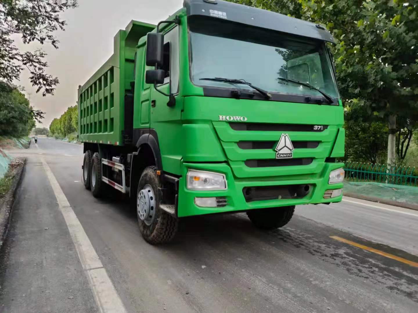 Used Sinotruck 6x4 371hp 30tons Howo Tipper Dump Truck with Weichai WD615.47 Engine