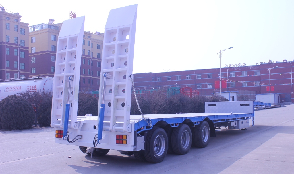 Lowbed Semi Trailers 2-3-4-5 Axle 50-120 Ton Truck Trailer for Heavy Equipment Hauling