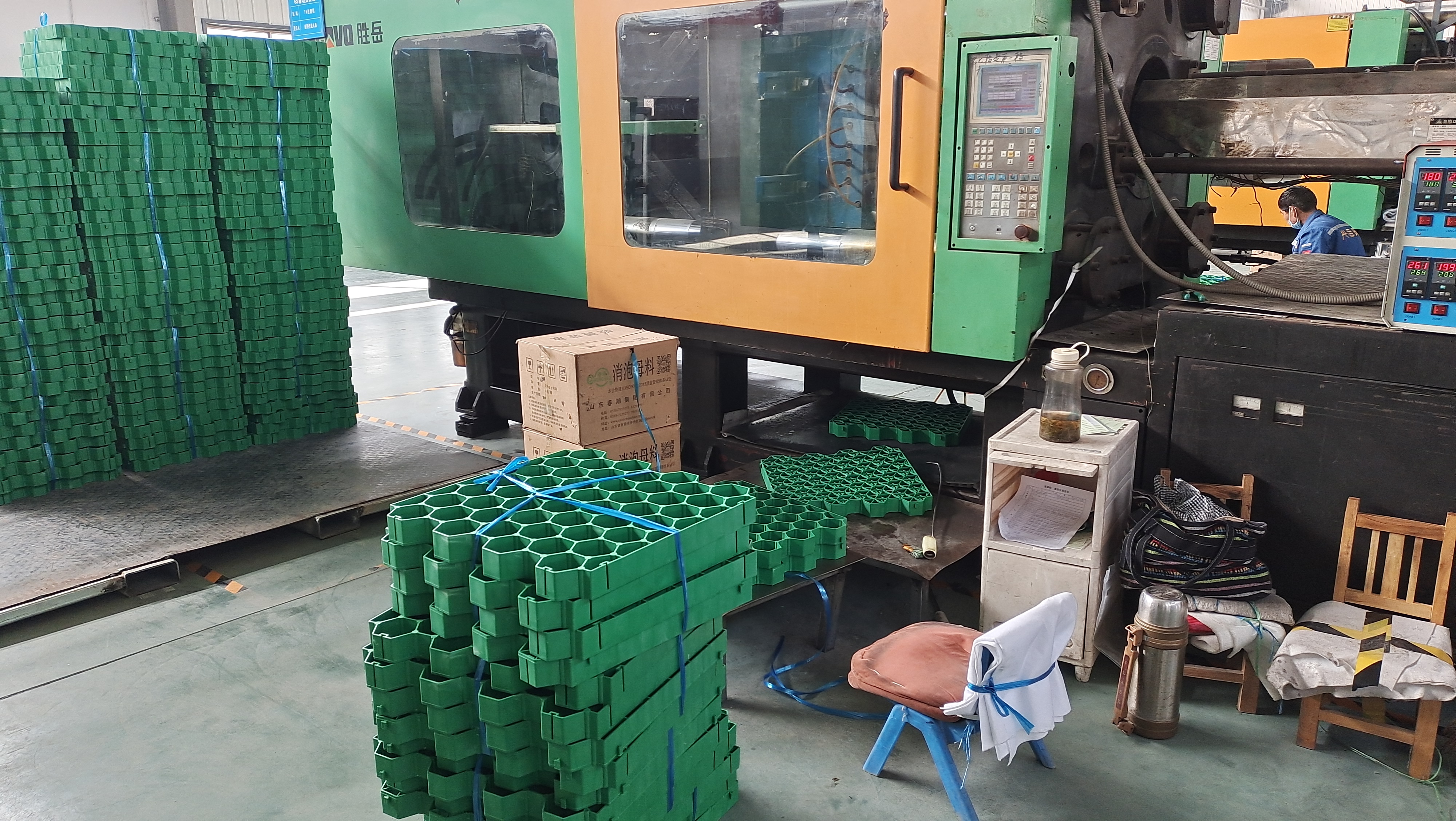 Green Parking and Garden Honeycomb Gravel Grass Paver Manufactured from HDPE Plastic