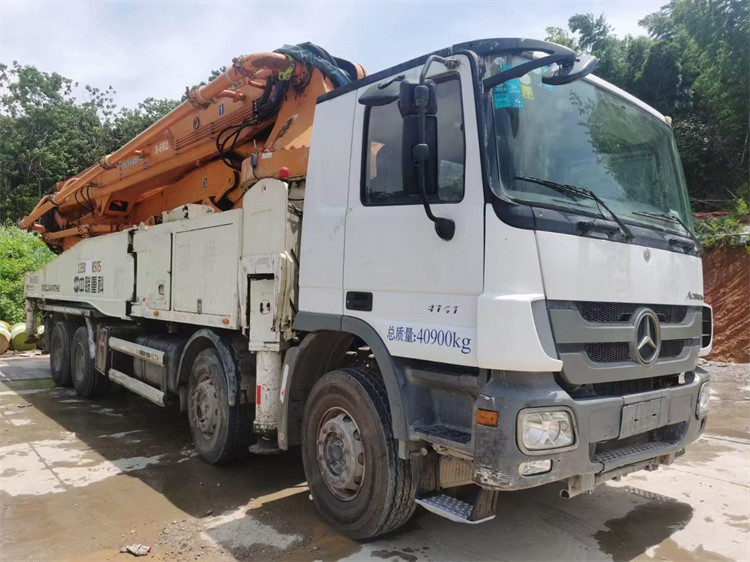 Schwing HB39V Used Truck Concrete Pump Truck Mounted 39 Meter