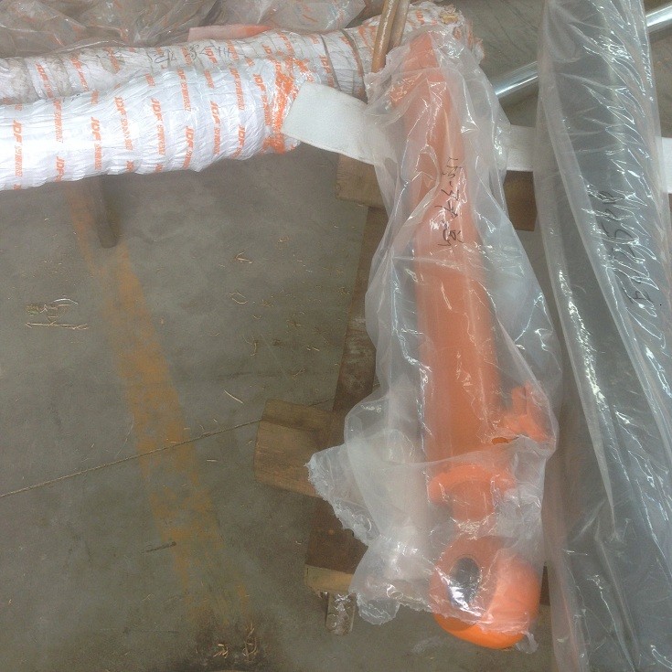 Hitachi EX60-3 bucket hydraulic cylinder