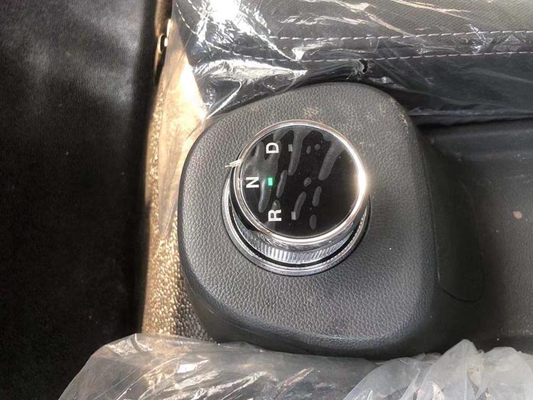 Dongfeng 6000kg Electric Cargo Truck with 350km Endurance Mileage and Pneumatic Brake