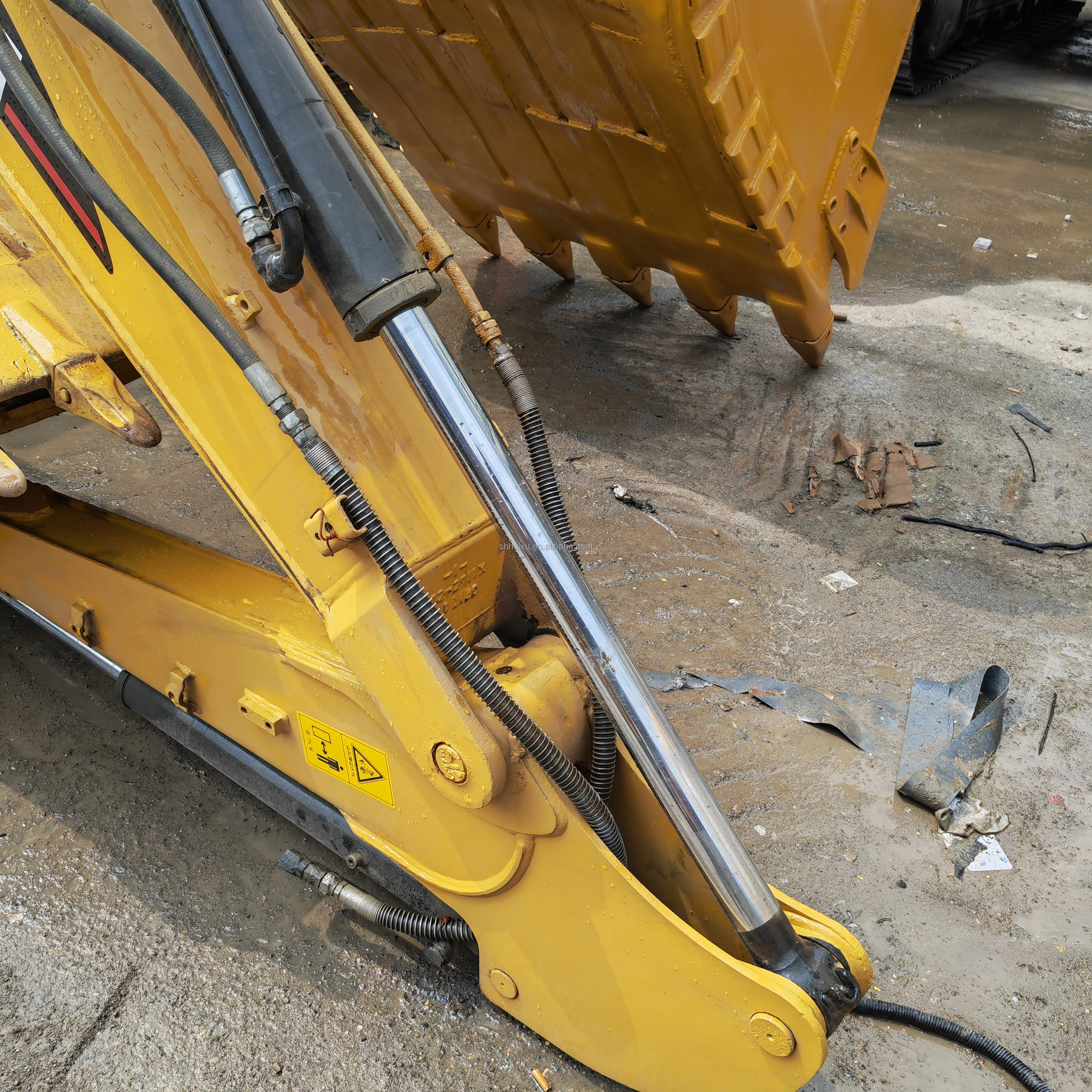 CAT305SR used excavator mini crawler digger caterpillar engineering machinery