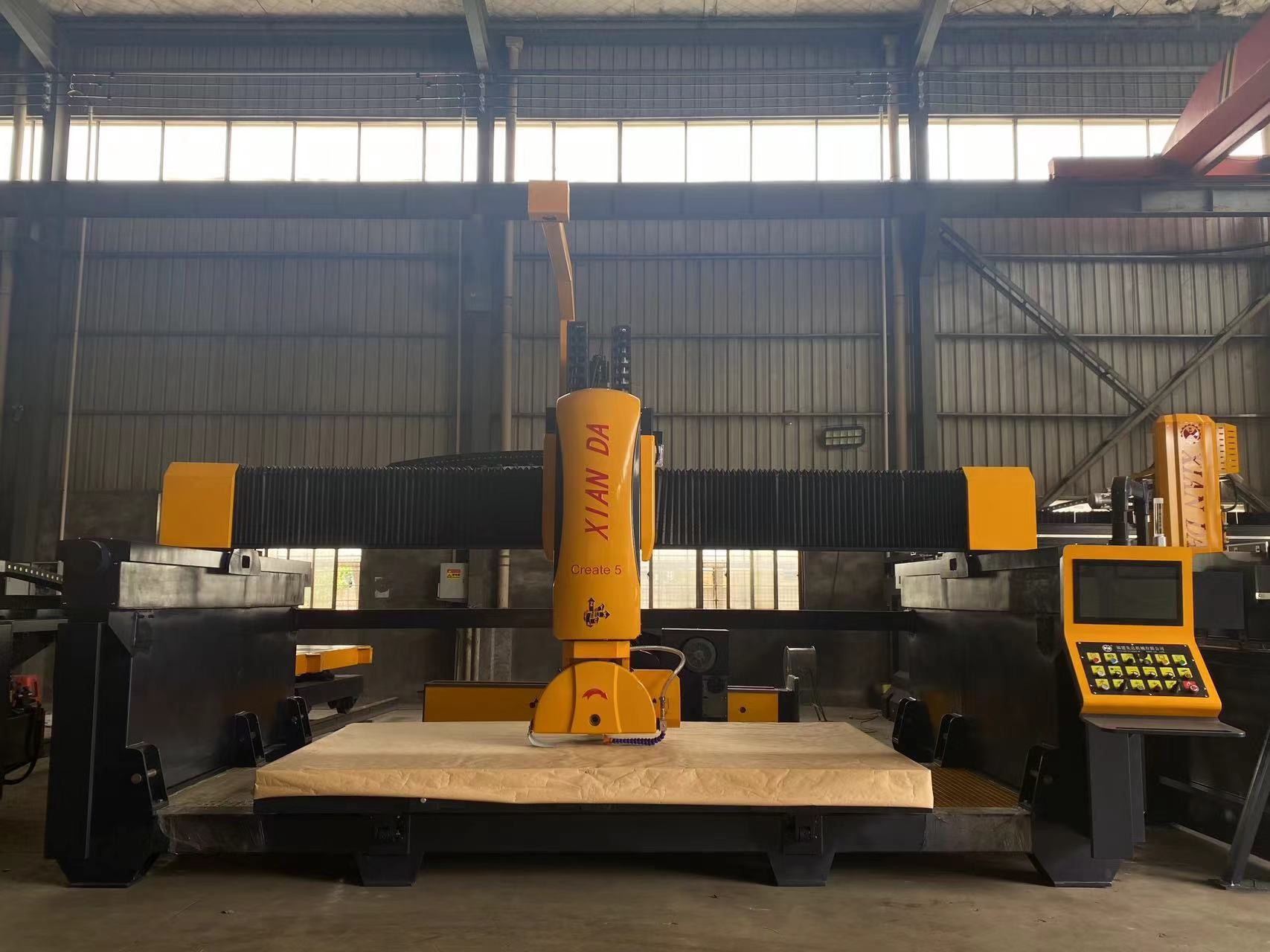 Xianda 5 Axis Bridge Saw Cutting Machine For Profiling